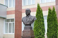 Депутаты приняли участие в открытии памятного бюста Виктору Бабурину