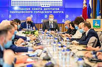 Депутаты обсудили 17 вопросов на внеочередном заседании Совета депутатов
