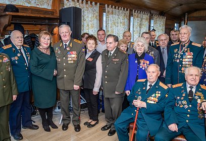 Депутаты поздравили ветеранов Вооруженных сил по случаю Дня защитника Отечества