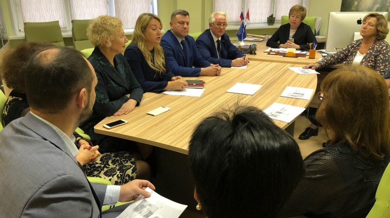 Круглый стол с руководителями учреждений социальной сферы, Круглый стол с руководителями учреждений социальной сферы