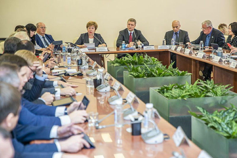 В ходе сессии депутаты рассмотрели 16 вопросов, Совет депутатов высоко оценил работу финансового блока администрации Одинцовского округа