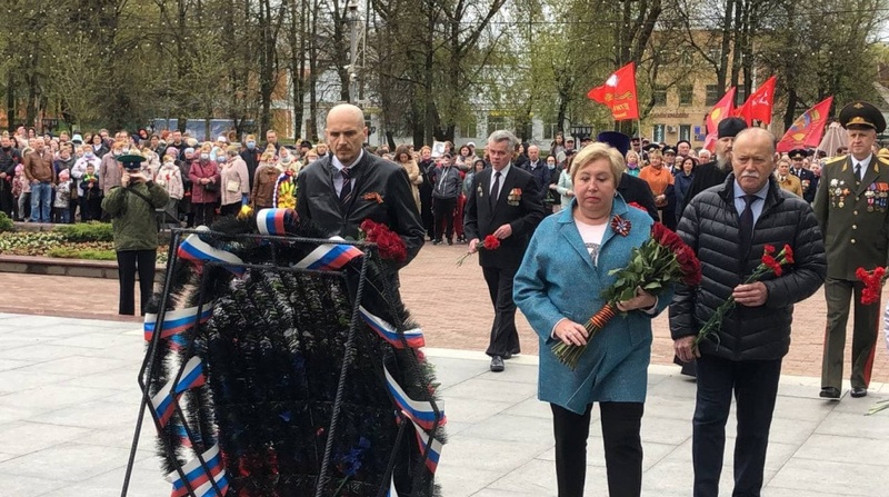 Возложение цветов, Депутаты приняли участие в торжественном митинге по случаю Дня Победы на Мемориале Славы в Звенигороде