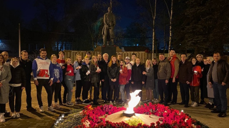 Депутаты, общее фото, Депутаты приняли участие в патриотической акции «Свеча памяти» в Одинцове