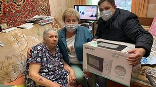 Депутаты поздравляют ветеранов с наступающим праздником