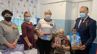 Депутаты поздравляют ветеранов с наступающим праздником