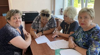 Депутаты Совета депутатов Одинцовского городского округа с представителями от родительской общественности