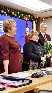 Председатель Совета депутатов Татьяна Одинцова и Глава Одинцовского городского округа Андрей Иванов поблагодарили заведующую инфекционным отделением — врача-инфекциониста ГБУЗ «Одинцовская ЦРБ» Киян Светлану Ильиничну за успешную профессиональную деятельность в сфере здравоохранения и поздравили с юбилеем