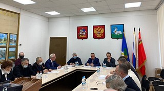 Депутаты Совета депутатов Одинцовского городского округа от фракции «Единая Россия» Вячеслав Клявинь, Владимир Виницкий, Вячеслав Киреев и Геннадий Гарькавый приняли участие в заседании Общественного совета по вопросам модернизации и развития инфраструктуры военных городков