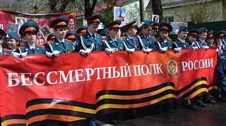 9 мая, в Звенигороде состоялся митинг, посвященный 77-й годовщине Победы в Великой Отечественной войне и церемония возложения цветов к Мемориалу Славы