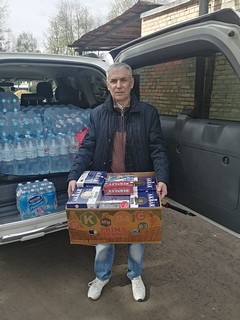 Депутат на постоянной основе Владимир Сидоров не только активно помогает военнослужащим, участвующим в военной операции на территории Украины, но и организовал благотворительную помощь для них и собрал гуманитарную помощь