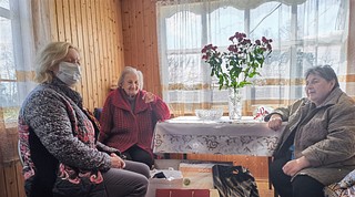 В ходе встреч депутаты пообщались с участниками войны на разнообразные темы и предложили помощь в решении тех или иных вопросов
