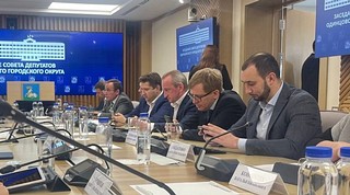 Депутаты приняли в свой состав нового депутата и утвердили депутата на постоянной основе