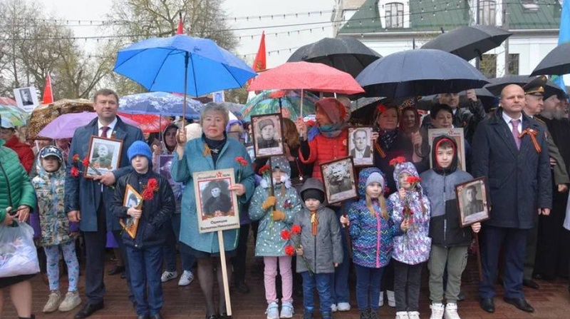 В акции приняли участие народные избранники, Депутаты приняли участие в акции «Бессмертный полк» в Звенигороде