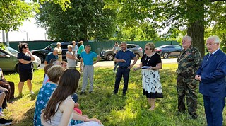 Депутаты провели встречу с жителями д. Ляхово