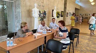 Жители Заречья пообщались с народными избранниками