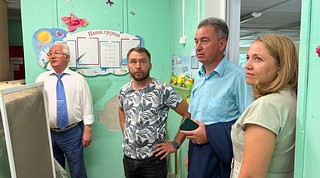 Депутаты инспектируют ход ремонтных работ в образовательных учреждениях округа