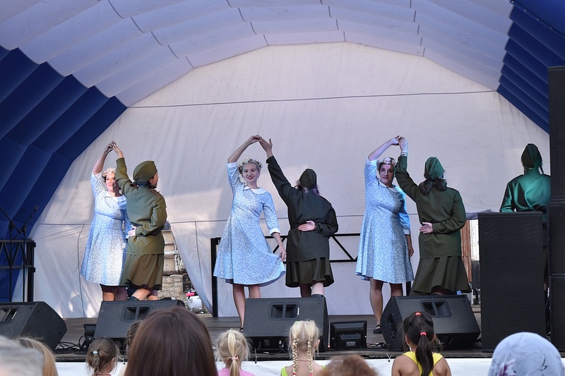 В завершение праздничной программы гостей ждала летняя дискотека, В поселке Новый Город отметили 110-летие военно-воздушных сил России