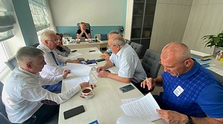 Присутствовавшие приняли решение создать рабочую группу из состава Совета депутатов для проведения контрольных мероприятий и мониторингов в территориальном управлении Большие Вяземы