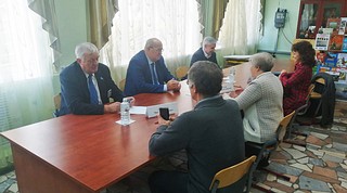 В ТУ Захаровское депутаты провели прием населения