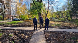 Участники контрольного мероприятия посетили пешеходные тропы, ведущие от дома № 9 на Молодежной улице до детского сада № 54 и Одинцовской гимназии № 13