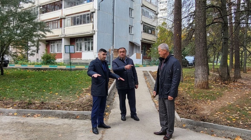 Депутаты посетили пешеходную тропу, ведущую от дома № 9 на Солнечной улице до детской поликлиники, 2022