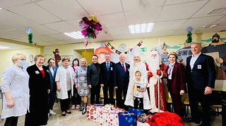 Депутаты поздравили детей, находящихся на лечении, с наступающим Новым годом