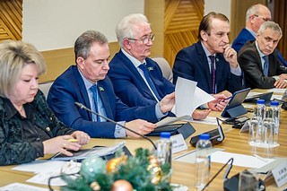 Среди других тем, рассмотренных на сессии, были кадровые вопросы и вопросы, связанные с управлением муниципальным имуществом