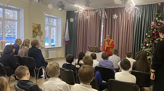 21 декабря Председатель Совета депутатов Татьяна Одинцова посетила Одинцовскую школу «Надежда» для детей с ограниченными возможностями здоровья, где прошел рождественский концерт, подготовленный воспитанниками школы