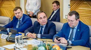 Среди других тем, рассмотренных на сессии, были кадровые вопросы и вопросы, связанные с управлением муниципальным имуществом