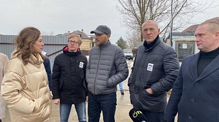 В рамках контроля за исполнением программы наказов избирателей 20 января депутаты Совета депутатов Андрей Степченков, Олег Цуцков вместе с депутатом Мособлдумы Дмитрием Голубковым, начальником территориального управления Горское и молодогвардейцами проинспектировали ход строительства новой школы в поселке Горки-2
