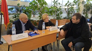10 января депутаты Совета депутатов Одинцовского городского округа Татьяна Одинцова, Ирина Коротеева, Михаил Зимовец и Роман Трошин провели прием населения по личным вопросам в культурно-досуговом центре «Заречье» в поселке Заречье