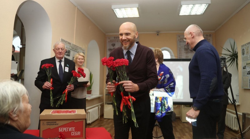 Депутаты поздравили ветеранов-блокадников с 79-ой годовщиной полного освобождения Ленинграда от блокады, События