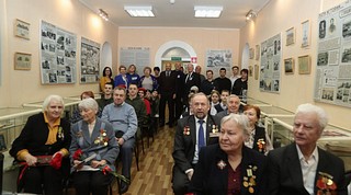 27 января депутаты Совета депутатов Одинцовского городского округа Татьяна Одинцова, Михаил Солнцев и Олег Цуцков вместе с депутатом Московской областной Думы Дмитрием Голубковым и молодогвардейцами приняли участие в мероприятии, приуроченном к 79-ой годовщине полного освобождения Ленинграда от блокады