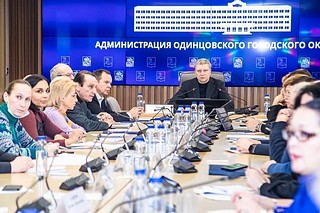 Приняла участие в круглом столе с участием жителей по вопросам развития сферы здравоохранения