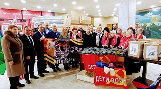 Депутаты приняли участие в передаче гуманитарной помощи для военнослужащих