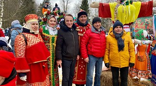 Депутаты Совета депутатов Одинцовского городского округа активно участвовали в организации и проведении широких масленичных гуляний, которые прошли на Главной праздничной площадке, в деревне Захарово