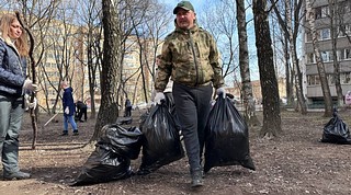 11 апреля депутаты Совета депутатов округа приняли участие в Субботнике