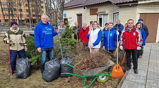 11 апреля депутаты Совета депутатов округа приняли участие в Субботнике