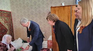 Депутаты поздравили ветеранов Великой Отечественной войны