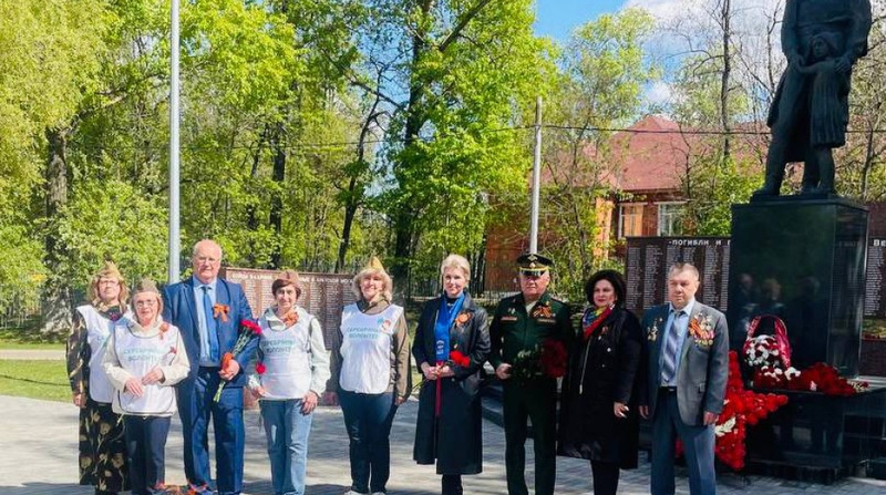 7Депутаты почтили память героев Великой Отечественной войны