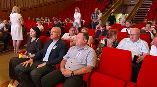 Под председательством Председателя окружного Совета депутатов Татьяны Одинцовой 18 августа состоялись публичные слушания по внесению изменений в Устав Одинцовского городского округа Московской области, которые прошли при участии жителей в здании Администрации Одинцовского городского округа, окружных депутатов и руководства округа