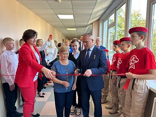 В Ликинской школе открыли Галерею Героя