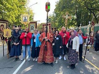 17 сентября в Усово прошел XII Елисаветинский крестный ход. Его посвятили 110-летию прославления священномученика Ермогена, патриарха Московского, вдохновителя народного ополчения, и 105-летию трагической гибели Святой Преподобномученицы Елизаветы Федоровны. Участие в крестном ходе принимали более 2 тысяч человек. Председатель окружного Совета депутатов Татьяна Одинцова и руководящий состав Администраций Одинцовского округа и городского округа Красногорск оказывали непосредственную помощь в организации мероприятия