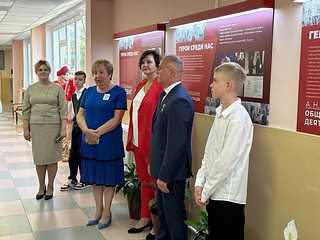В Ликинской школе открыли Галерею Героя