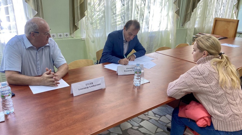 213 сентября депутаты Совета депутатов Одинцовского городского округа провели прием населения по личным вопросам в администрации территориального управления Захаровское