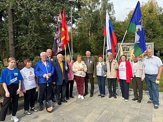 16 сентября депутаты Одинцовского городского округа вместе с депутатом Московской областной Думы Дмитрием Голубковым, членами общественных организаций «Союз ликвидаторов аварии на ЧАЭС» и «Дети Войны» Одинцовского городского округа, «Серебряными волонтерами» и «Молодой гвардии Единой России» приняли участие в экологической акции «Наш лес. Посади свое дерево»