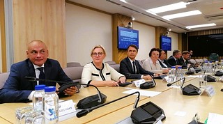 29 сентября в здании окружной Администрации прошло очередное заседание Совета депутатов Одинцовского городского округа. В нем также приняли участие глава Одинцовского городского округа Андрей Иванов и первый заместитель Председателя Московской областной Думы Лариса Лазутина