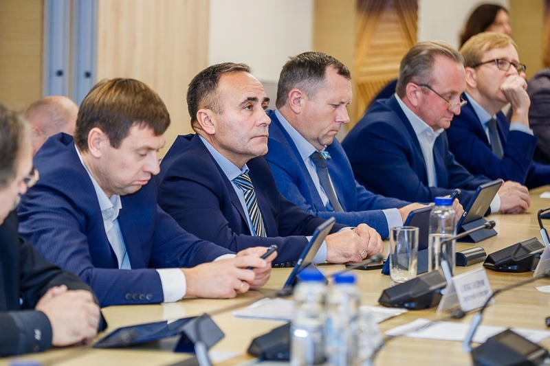 326 октября в здании окружной Администрации прошло внеочередное заседание Совета депутатов Одинцовского городского округа, на котором депутаты рассмотрели 12 вопросов