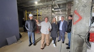 2 октября депутаты Совета депутатов Одинцовского городского округа вместе с первым заместителем председателя Московской областной Думы Ларисой Лазутиной проинспектировали ход строительства новой общеобразовательной школы на 550 учеников в селе Немчиновка
