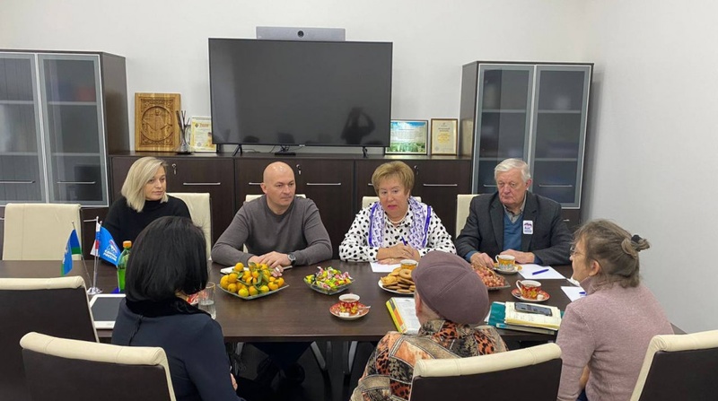 1Депутаты провели встречу с инициативной группой жителей города Одинцово по вопросам работы управляющей компании